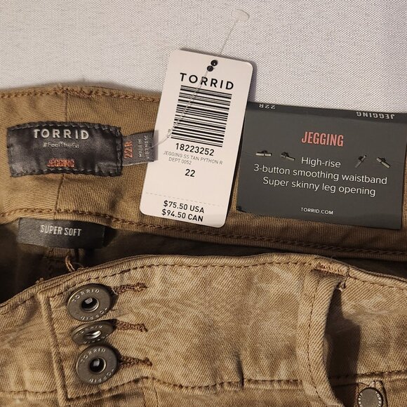 TORRID Animal print jegging - Picture 3 of 6